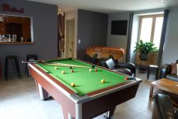 une salle de billard pour vos soirées en famille 